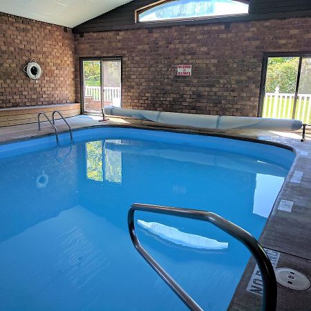 Hop & Vine Inn Fennville Bagian luar foto